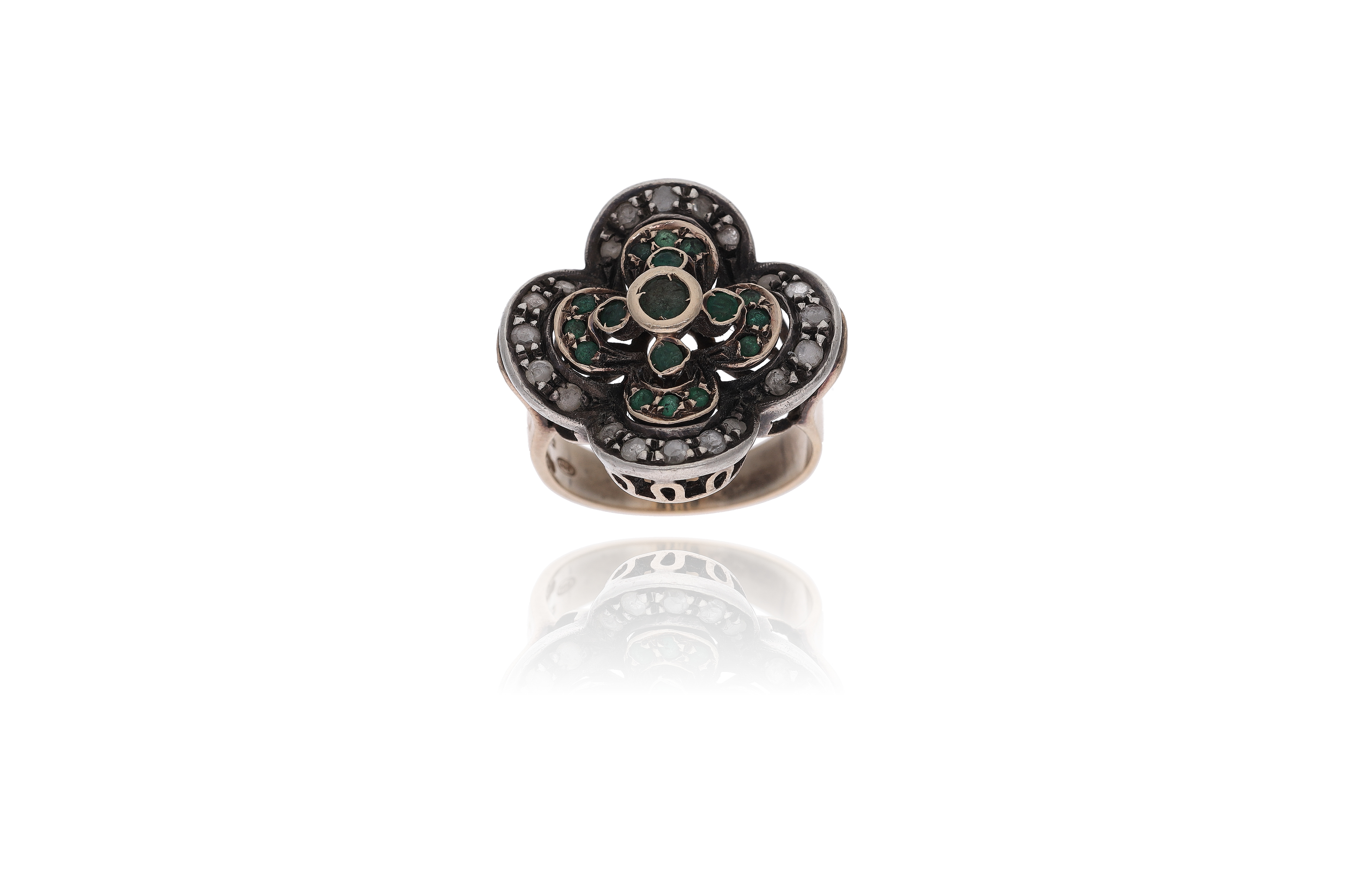 Anello con diamanti e smeraldi - Asta Preziosi