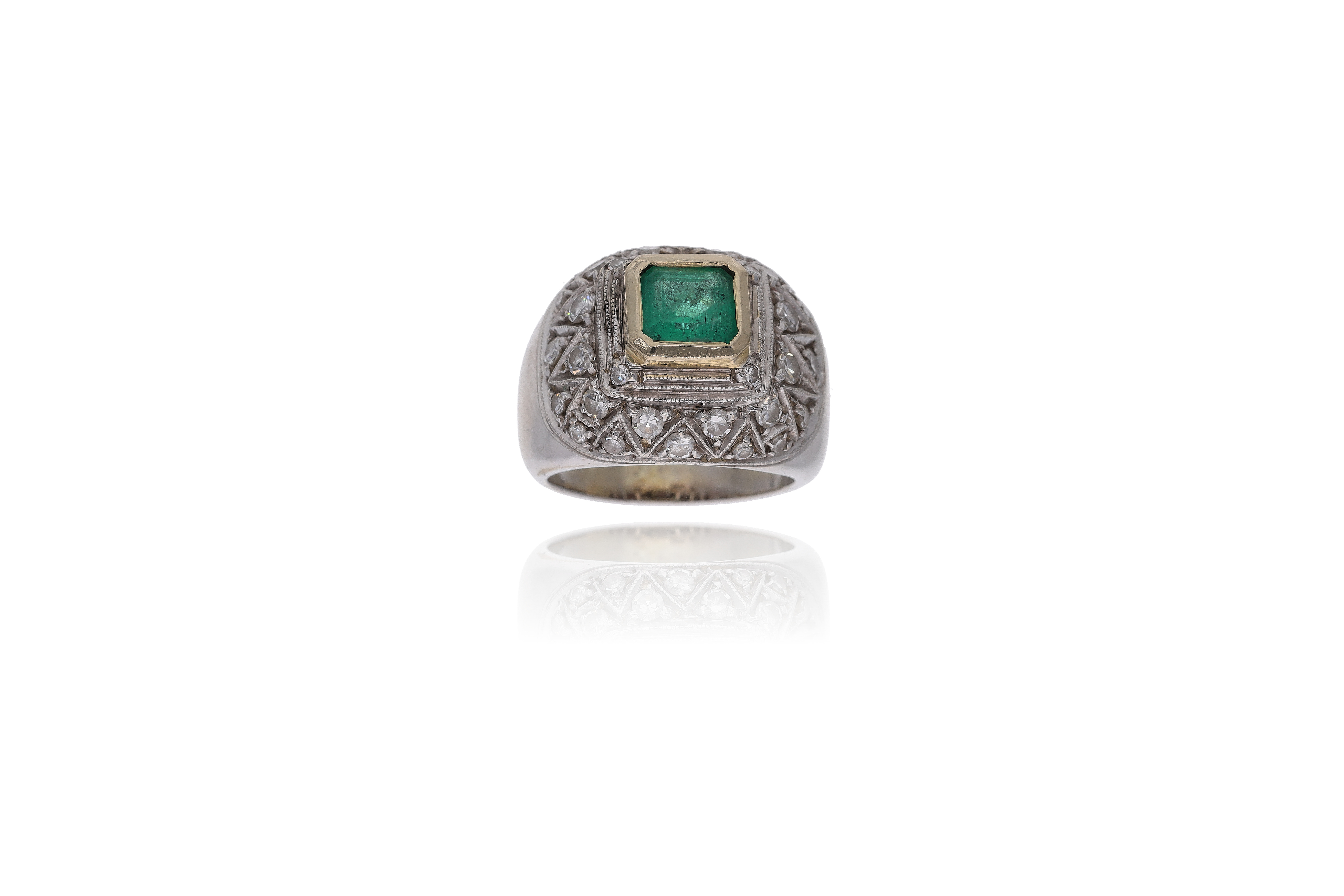 Anello con diamanti e smeraldo - Asta Preziosi