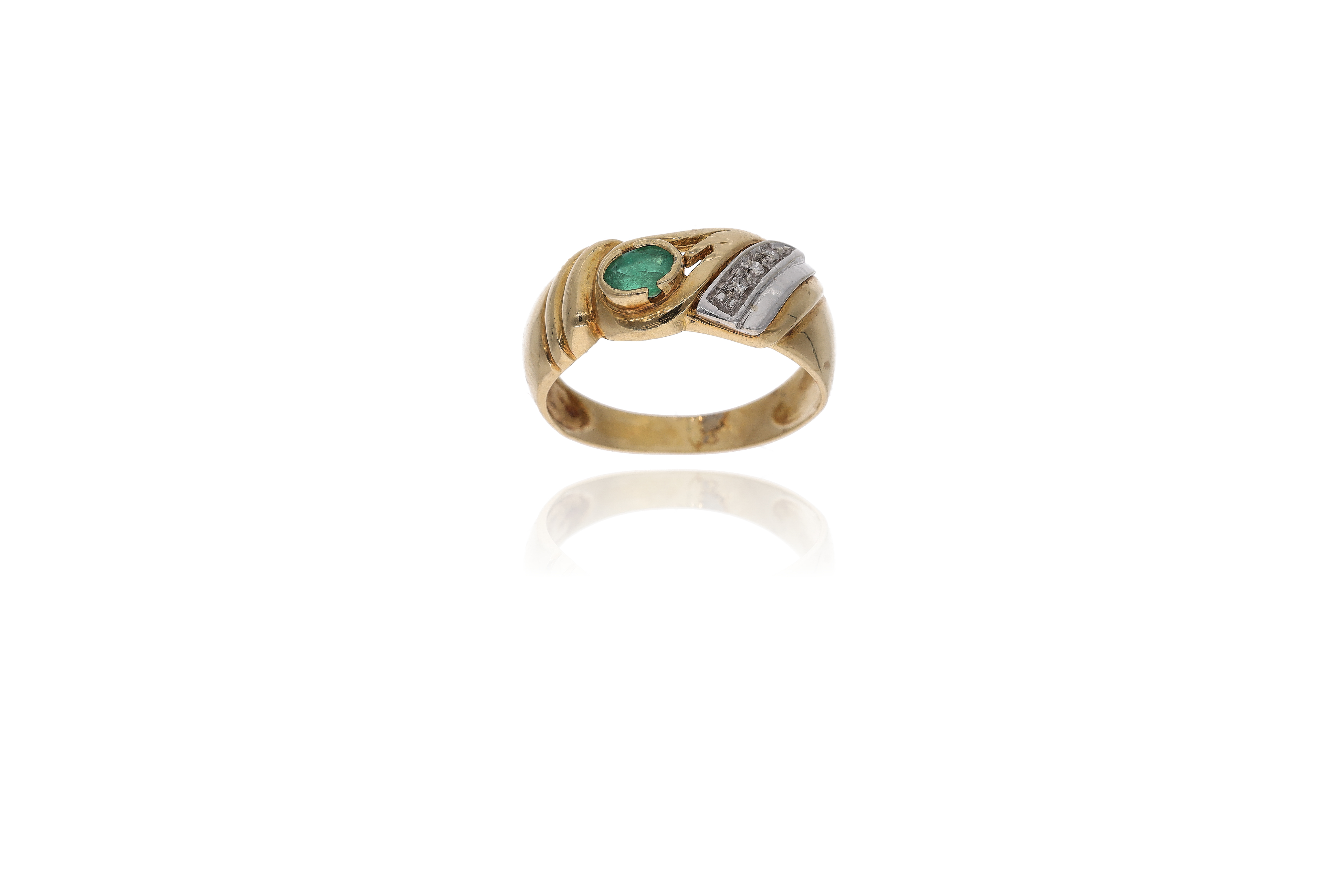 Anello con diamanti e smeraldo - Asta Preziosi