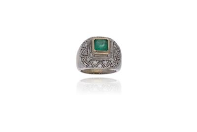 Anello con diamanti e smeraldo - Asta Preziosi Anello con diamanti e smeraldo - Asta Preziosi