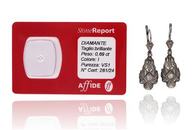 Paio di orecchini con diamanti e diamante - Asta Preziosi Paio di orecchini con diamanti e diamante - Asta Preziosi