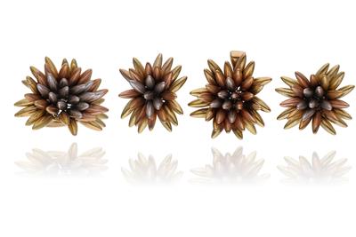 Parure, paio di orecchini, anello e ciondolo in oro - Asta Preziosi Parure, paio di orecchini, anello e ciondolo in oro - Asta Preziosi