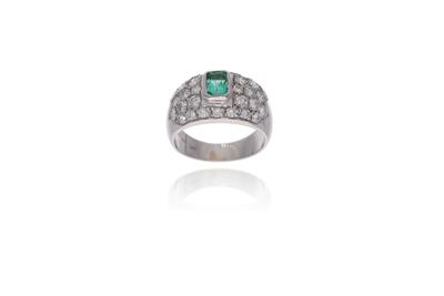 Anello con smeraldo e diamanti - Asta Preziosi Anello con smeraldo e diamanti - Asta Preziosi