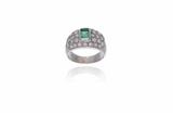 Anello con smeraldo e diamanti - Asta Preziosi Anello con smeraldo e diamanti - Asta Preziosi