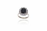 Anello con zaffiro e diamanti - Asta Preziosi Anello con zaffiro e diamanti - Asta Preziosi