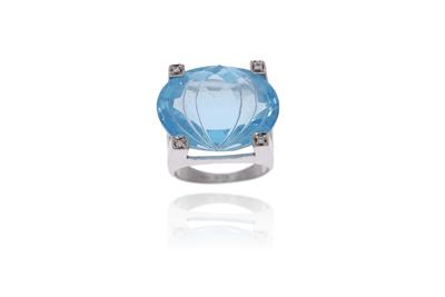 Anello con diamanti e topazio - Asta Preziosi