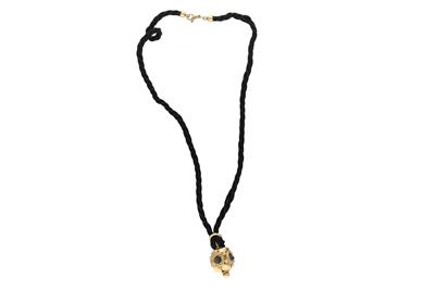 Collana in stoffa con ciondolo con zaffiri - Asta Preziosi