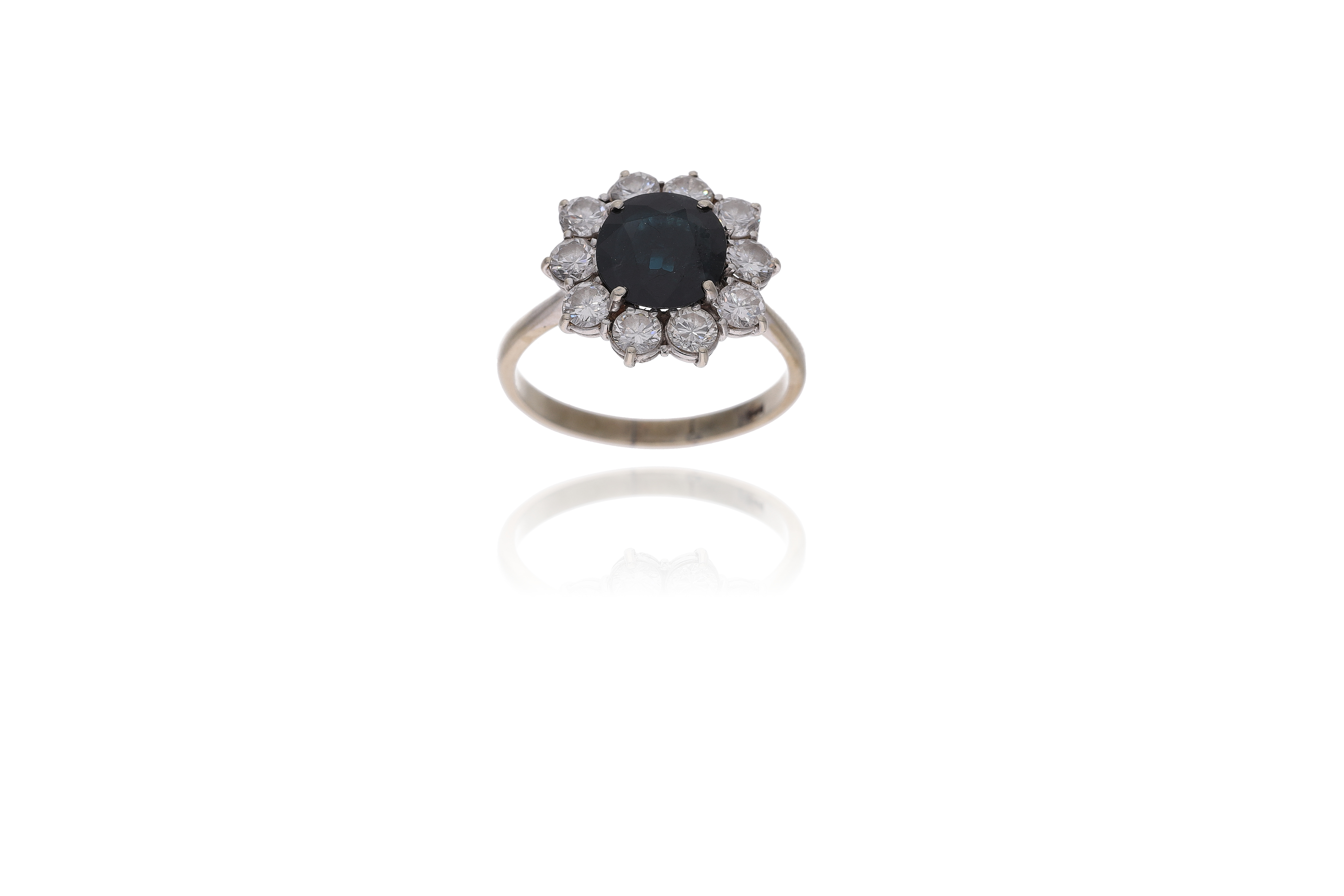 Anello con zaffiro e diamanti - Asta Preziosi