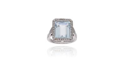 Anello con acquamarina e diamanti - Asta Preziosi