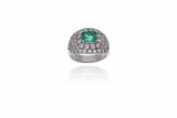 Anello con smeraldo e diamanti - Asta Preziosi Anello con smeraldo e diamanti - Asta Preziosi