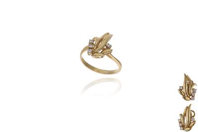 Parure, anello e paio di orecchini con diamanti - Asta Preziosi