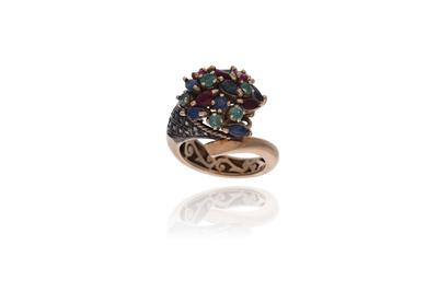 Anello con zaffiri, rubini, smeraldi e diamanti - Asta Preziosi