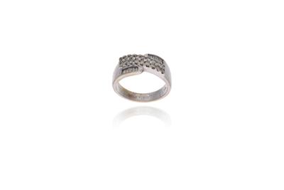 Anello con diamanti - Asta Preziosi