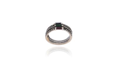 Anello con diamanti, rubino, zaffiro e pietra verde - Asta Preziosi