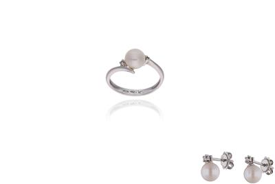 Anello e paio di orecchini con diamanti e perle - Asta Preziosi
