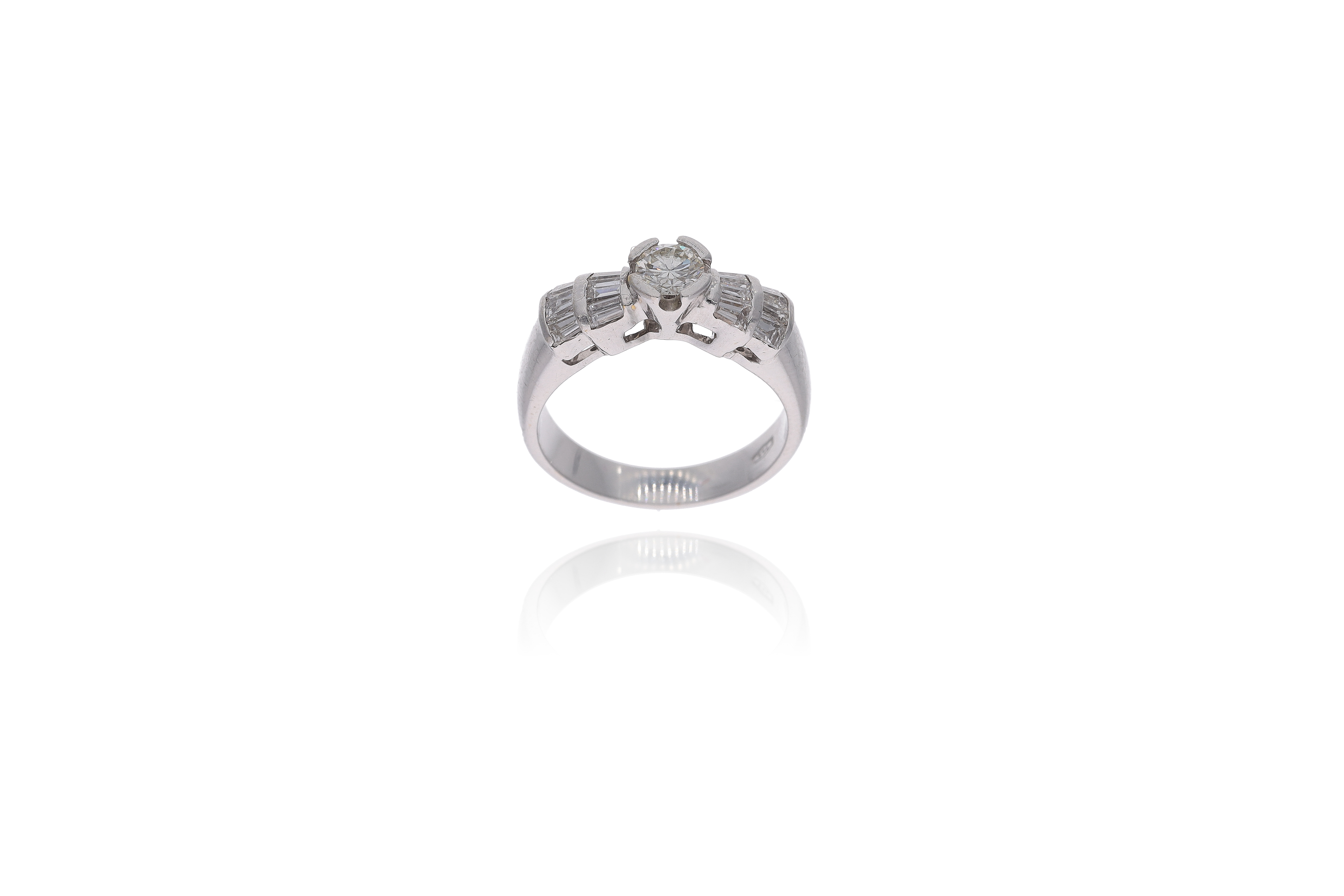 Anello con diamanti - Asta Preziosi