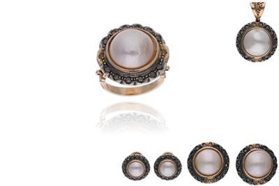 Parure anello, ciondolo e orecchini con perle e diamanti - Asta Preziosi Parure anello, ciondolo e orecchini con perle e diamanti - Asta Preziosi
