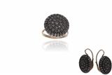 Parure, anello e paio di orecchini con diamanti - Asta Preziosi Parure, anello e paio di orecchini con diamanti - Asta Preziosi