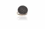Parure, anello e paio di orecchini con diamanti - Asta Preziosi Parure, anello e paio di orecchini con diamanti - Asta Preziosi