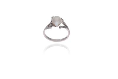 Anello con perla coltivata e diamanti - Asta Preziosi