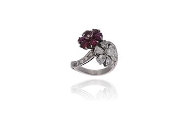 Anello con rubini e diamanti - Asta Preziosi