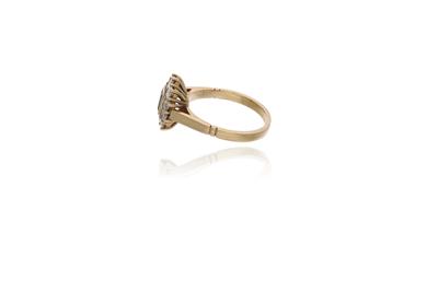 Anello con smeraldo e diamanti