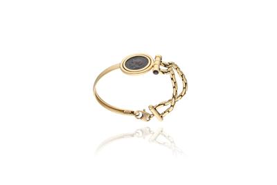 Bracciale con medaglia e zaffiri - Asta Preziosi