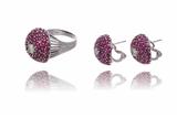 Parure, paio di orecchini ed anello con diamanti e rubini - Asta Preziosi Parure, paio di orecchini ed anello con diamanti e rubini - Asta Preziosi