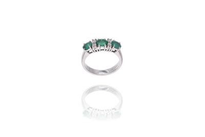 Anello con diamanti e smeraldi - Asta Preziosi