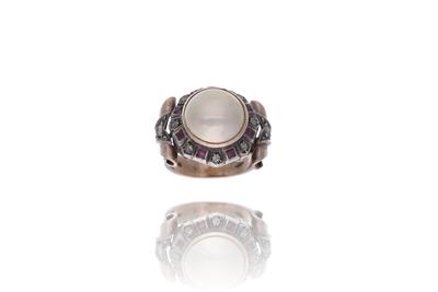 Anello con diamanti, rubini e perla mabe' - Asta Preziosi