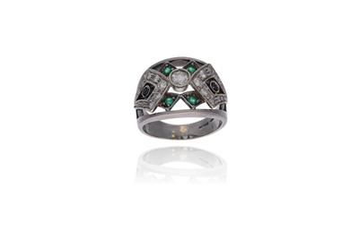 Anello con diamanti, smeraldi, zaffiro e pietre - Asta Preziosi