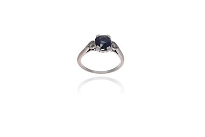 Anello con zaffiro e diamanti - Asta Preziosi