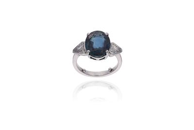 Anello con zaffiro e diamanti - Asta Preziosi Anello con zaffiro e diamanti - Asta Preziosi