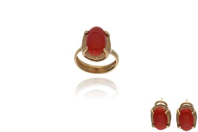 Parure anello e paio di orecchini con coralli - Asta Preziosi