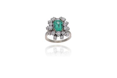 Anello con smeraldo e diamanti - Asta Preziosi Anello con smeraldo e diamanti - Asta Preziosi