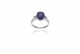 Anello con pietra e diamanti - Asta Preziosi Anello con pietra e diamanti - Asta Preziosi