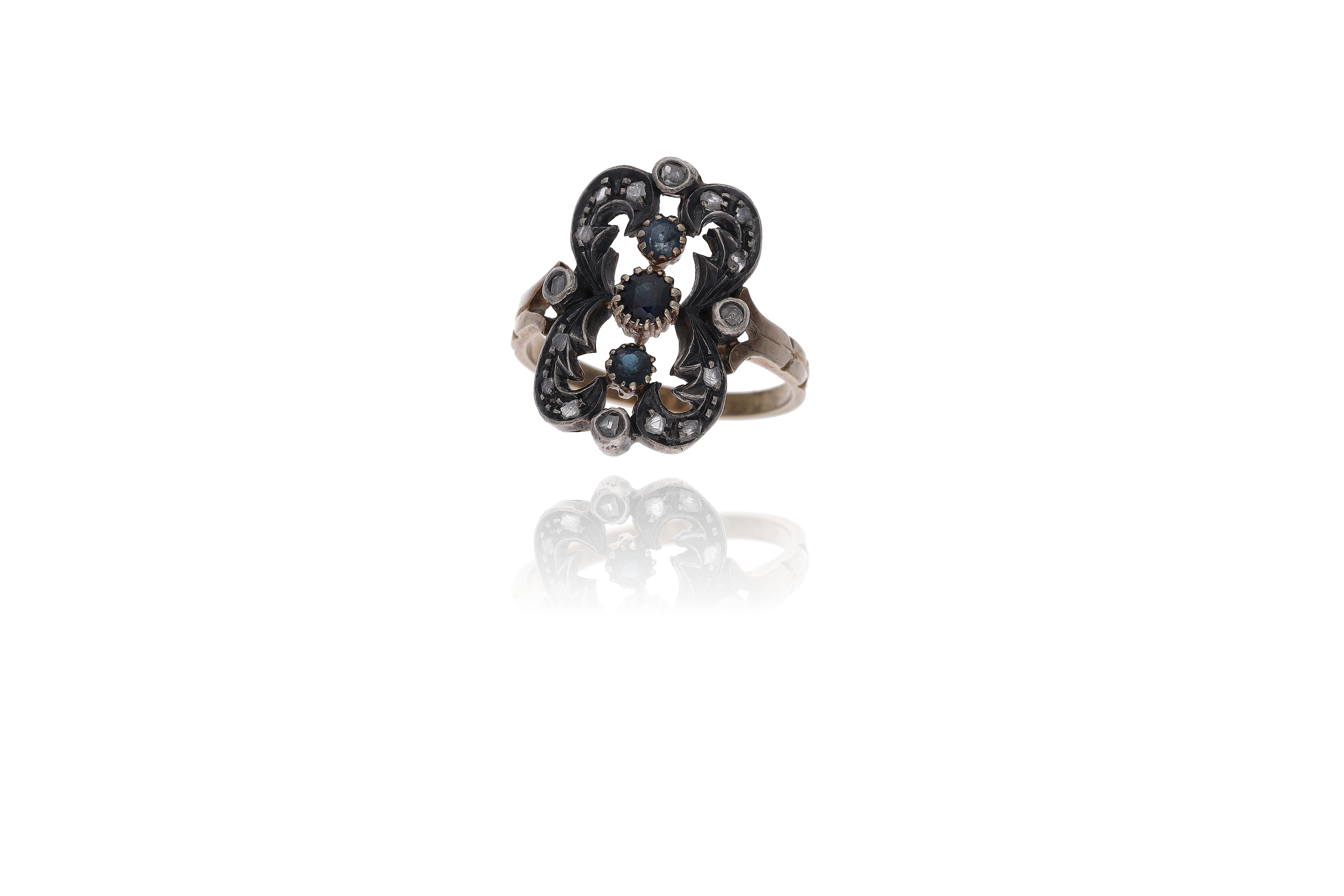 Anello con diamanti e zaffiri - Asta Preziosi