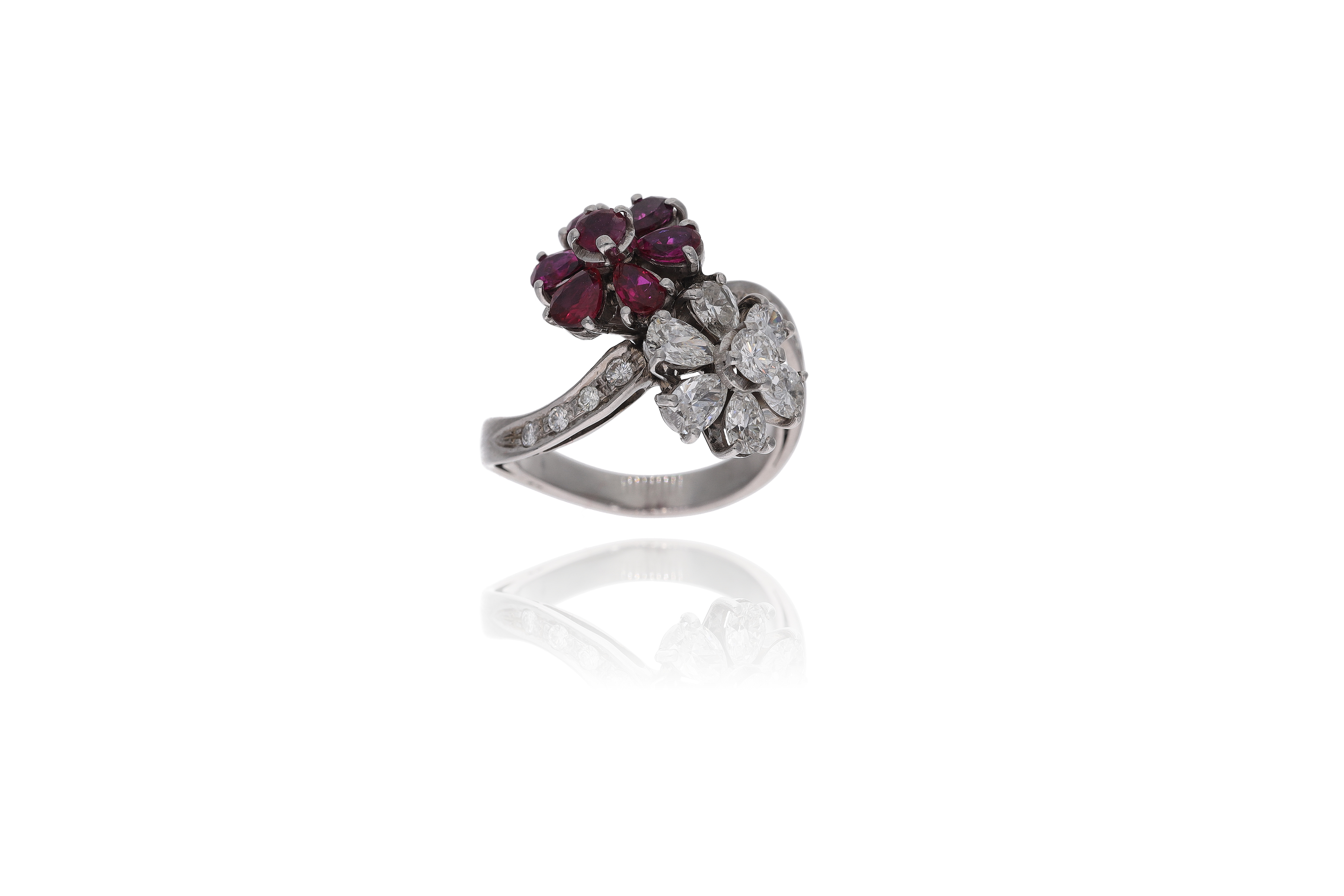 Anello con rubini e diamanti - Asta Preziosi Anello con rubini e diamanti - Asta Preziosi