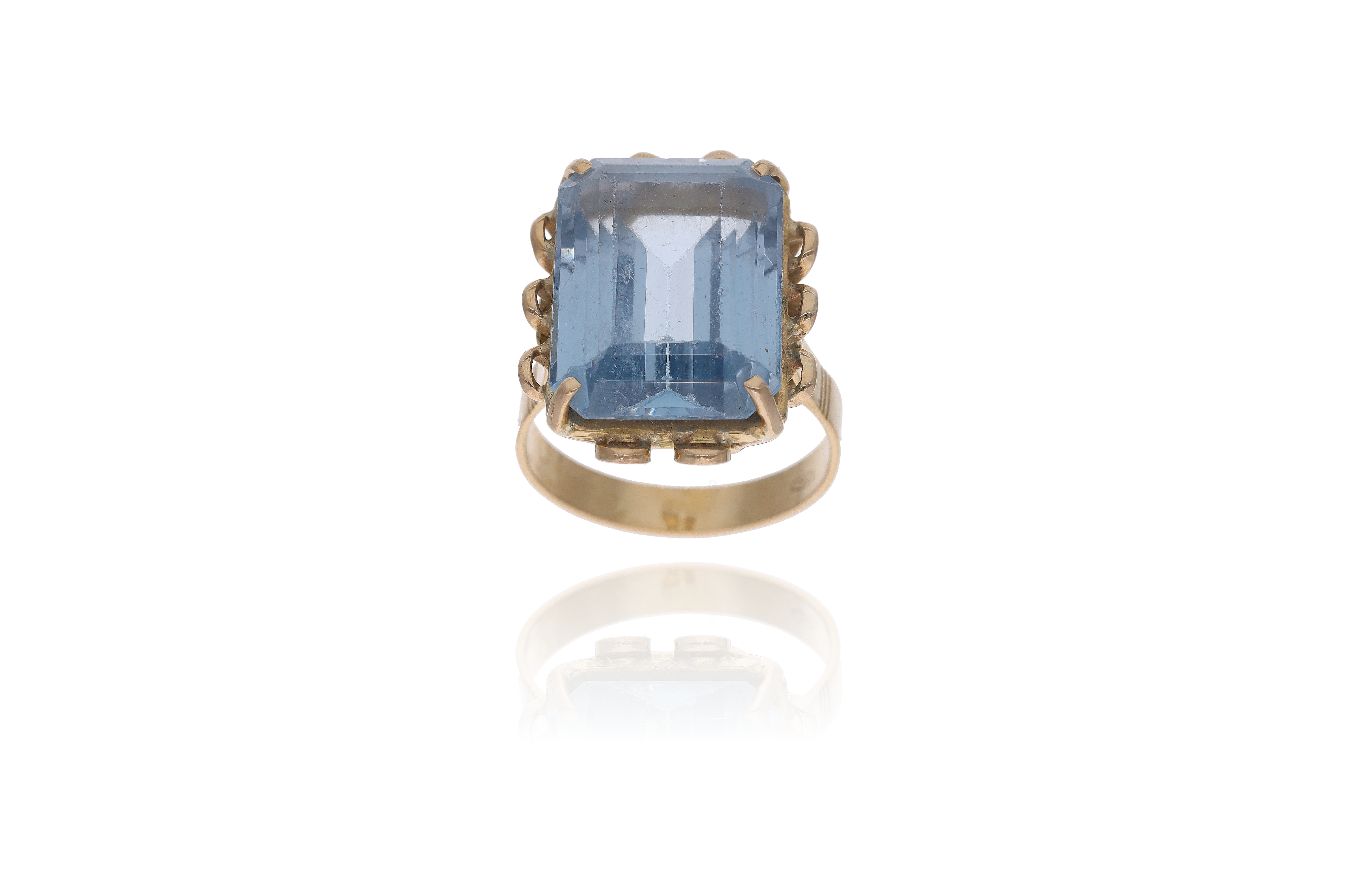 Anello con pietra - Asta Preziosi