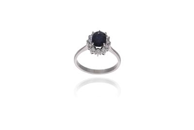 Anello con zaffiro e diamanti - Asta Preziosi Anello con zaffiro e diamanti - Asta Preziosi