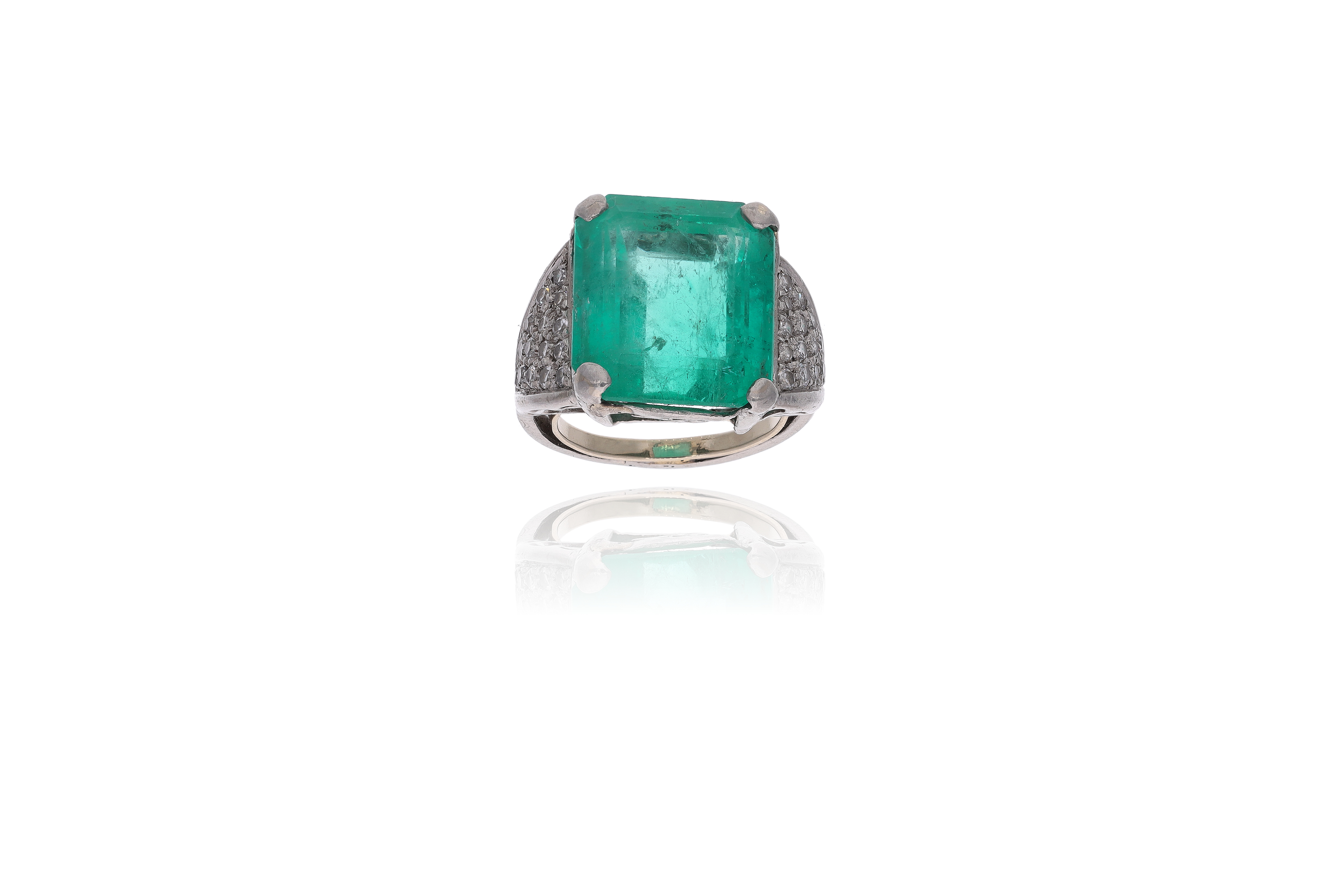 Anello con smeraldo e diamanti - Asta Preziosi