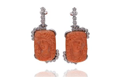 Paio di orecchini con corallo e diamanti - Asta Preziosi Paio di orecchini con corallo e diamanti - Asta Preziosi