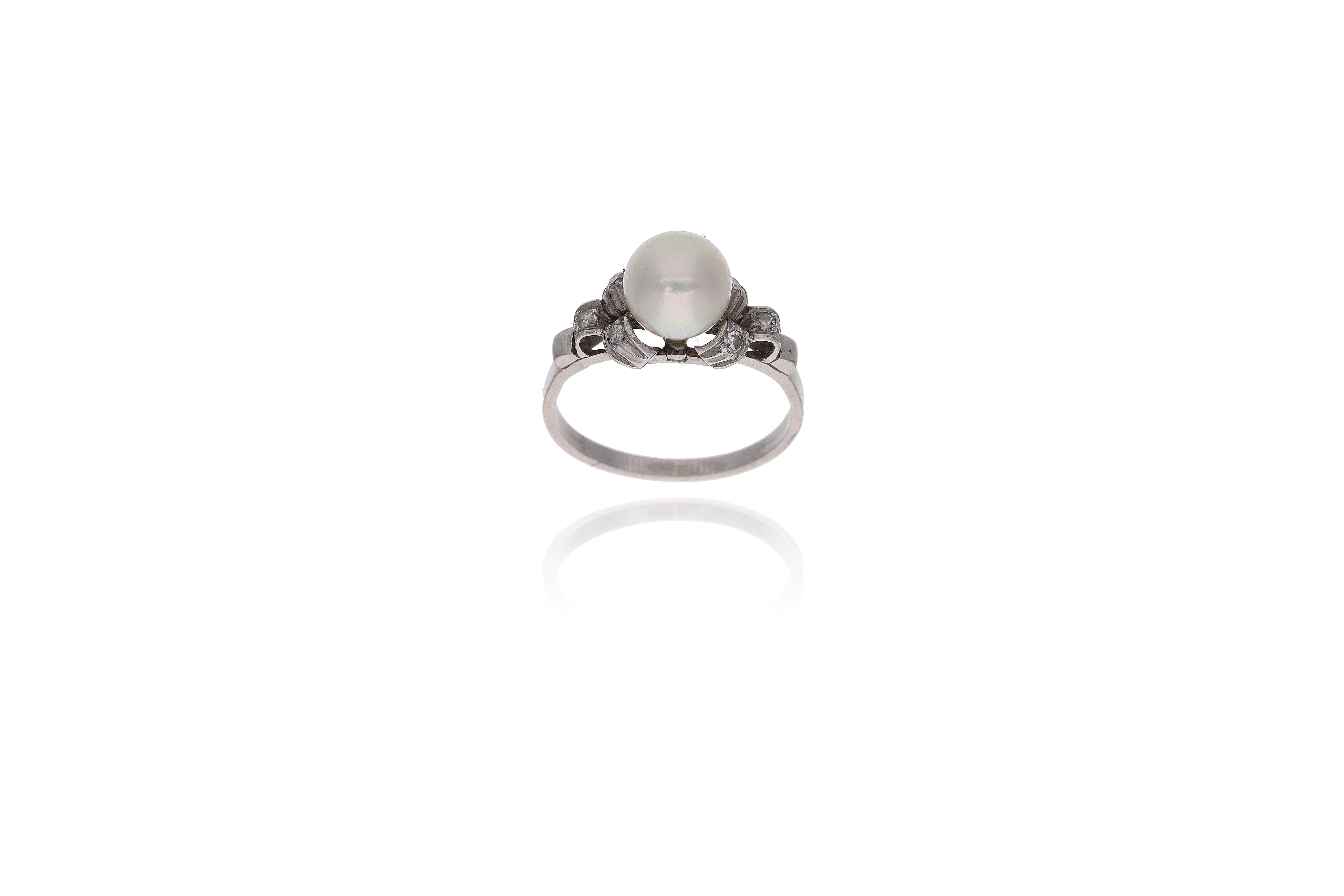 Anello con diamanti e perla - Asta Preziosi