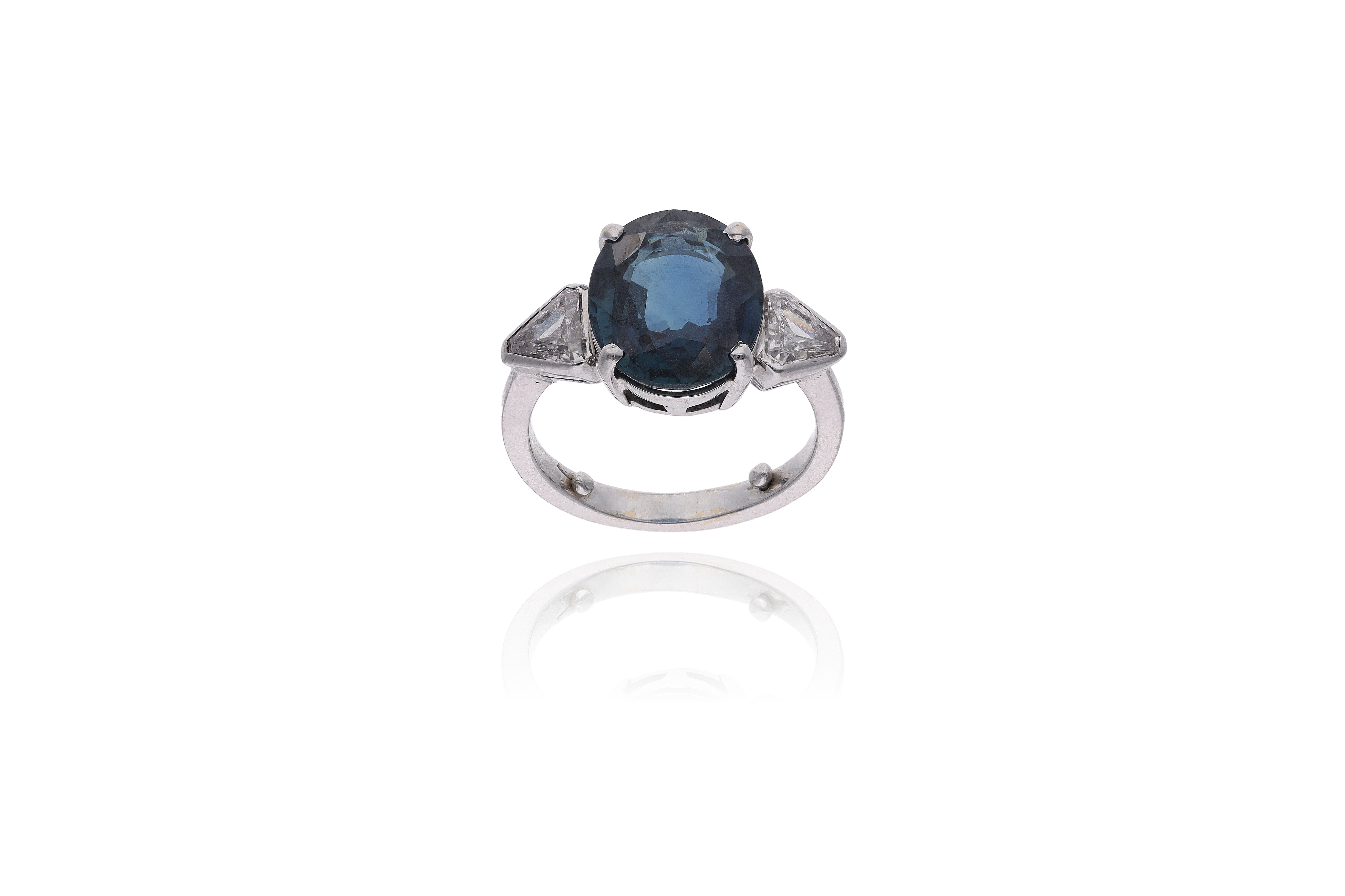 Anello con zaffiro e diamanti - Asta Preziosi