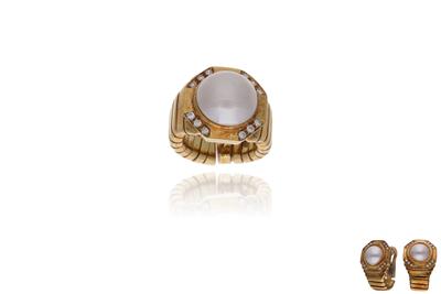 Parure, paio di orecchini e anello con con perle mabe' e diamanti - Asta Preziosi Parure, paio di orecchini e anello con con perle mabe' e diamanti - Asta Preziosi