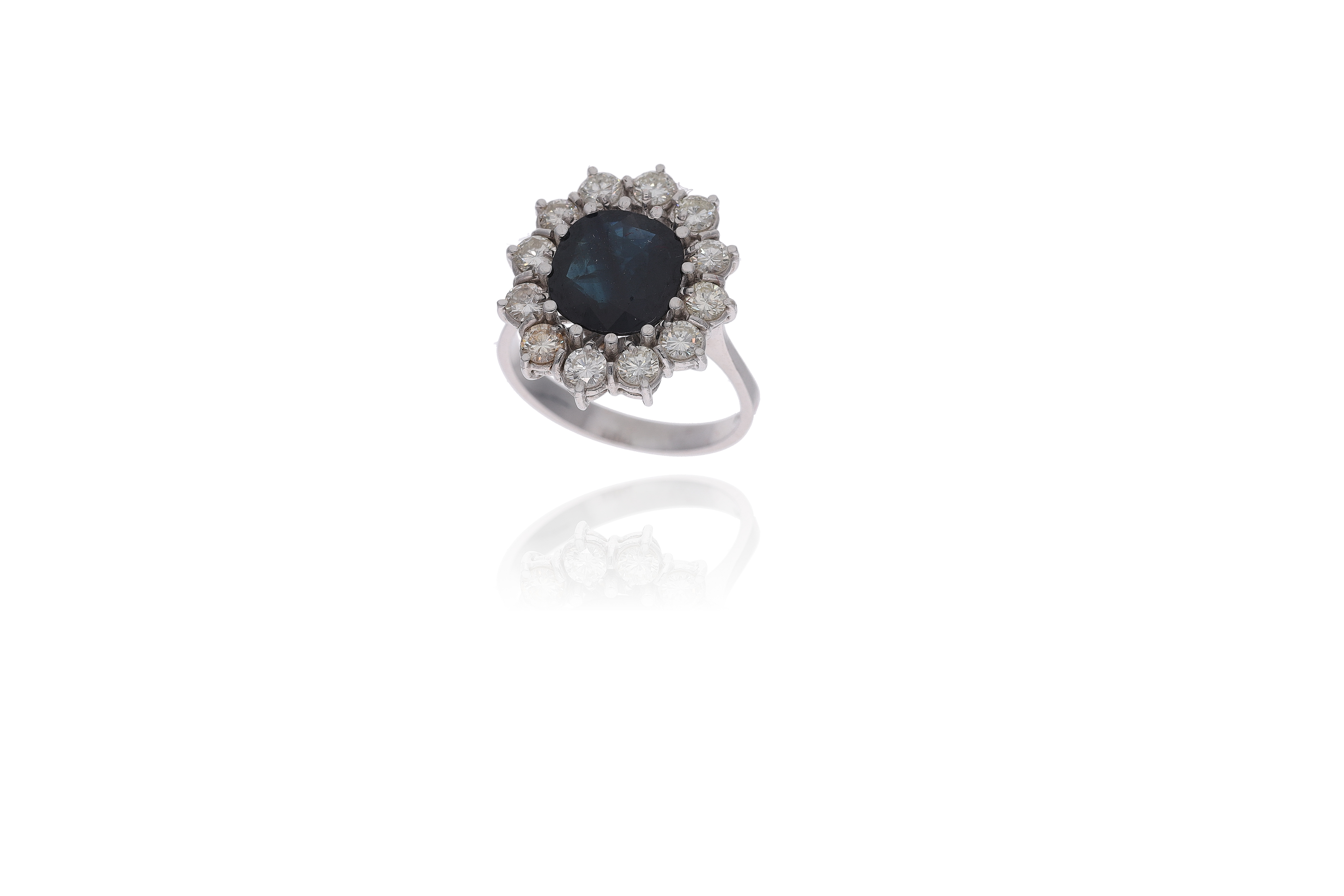 Anello con diamanti e zaffiro - Asta Preziosi
