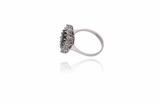 Anello con diamanti e zaffiro - Asta Preziosi Anello con diamanti e zaffiro - Asta Preziosi