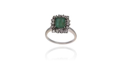 Anello con smeraldo e diamanti - Asta Preziosi Anello con smeraldo e diamanti - Asta Preziosi