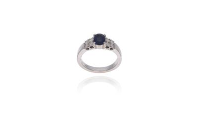Anello con zaffiro e diamanti - Asta Preziosi Anello con zaffiro e diamanti - Asta Preziosi