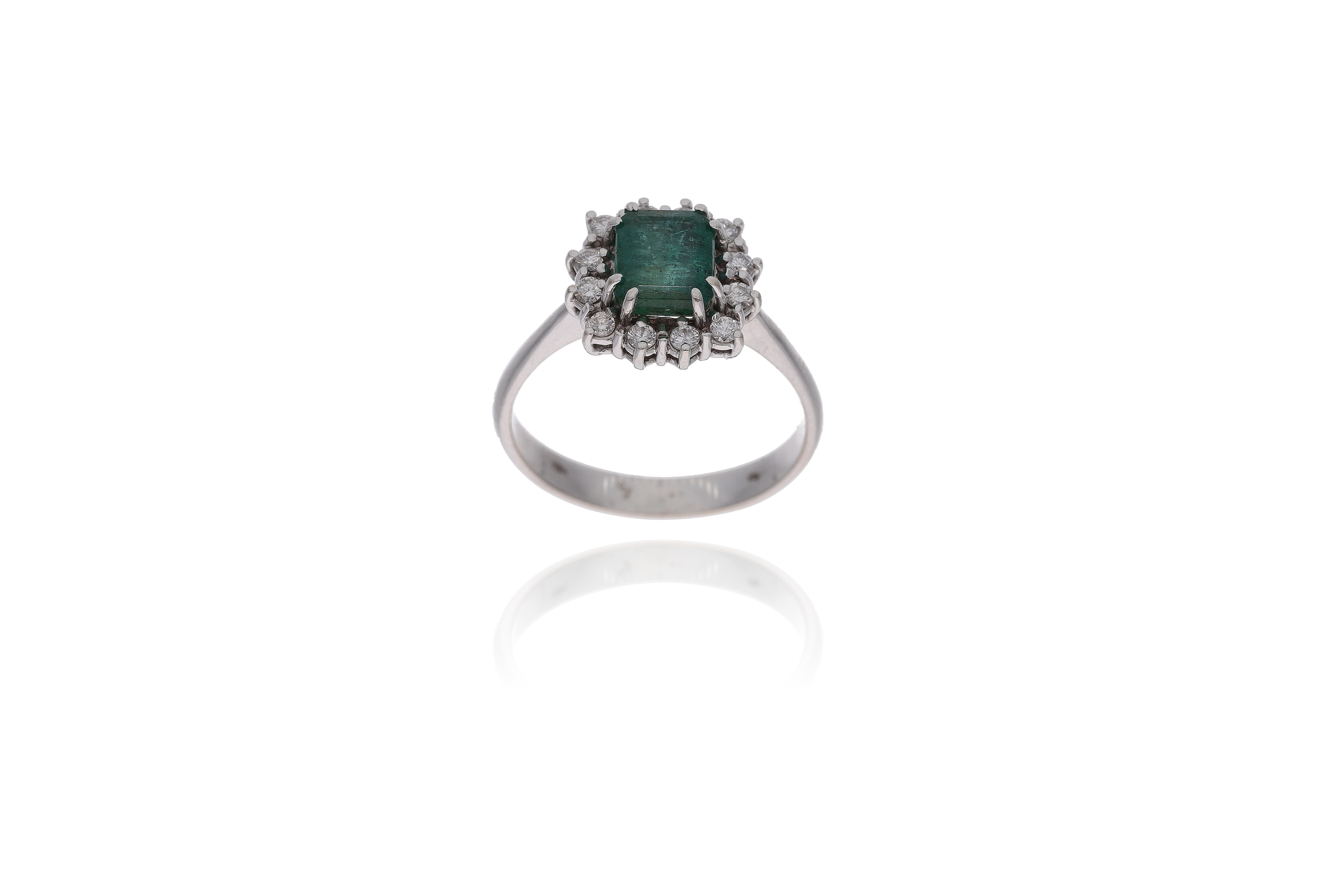 Anello con smeraldo e diamanti - Asta Preziosi